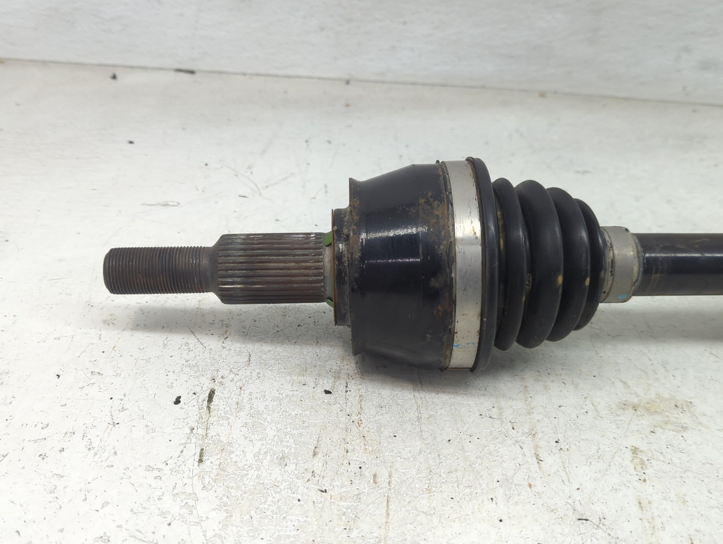 2019-2022 Jeep Cherokee Axle Shaft Rear Passenger Cv C/v - Oemusedautoparts1.com