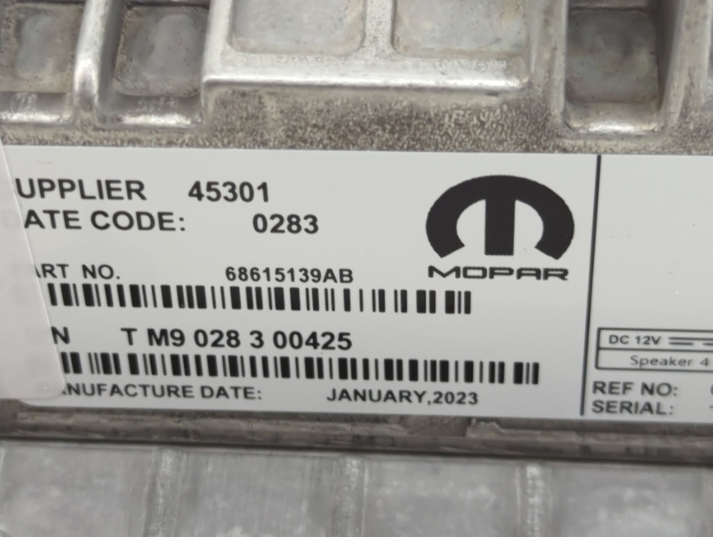 2021-2022 Jeep Cherokee Radio AM FM Cd Player Receiver Replacement P/N:68615139AB Fits Fits 2021 2022 OEM Used Auto Parts - 