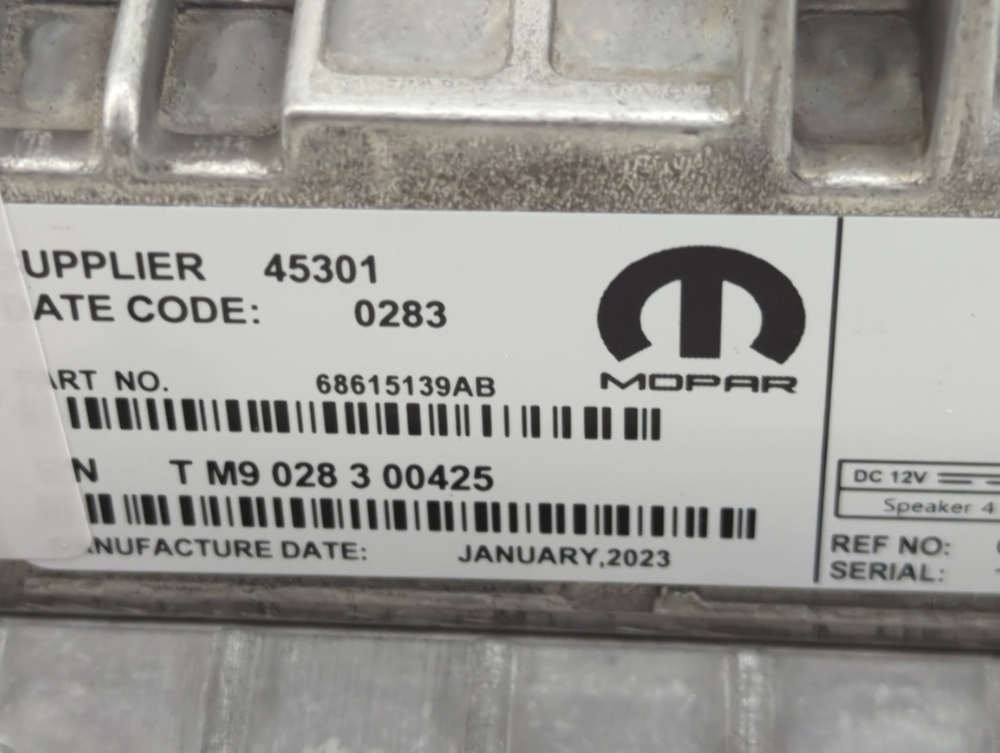 2021-2022 Jeep Cherokee Radio AM FM Cd Player Receiver Replacement P/N:68615139AB Fits Fits 2021 2022 OEM Used Auto Parts - 