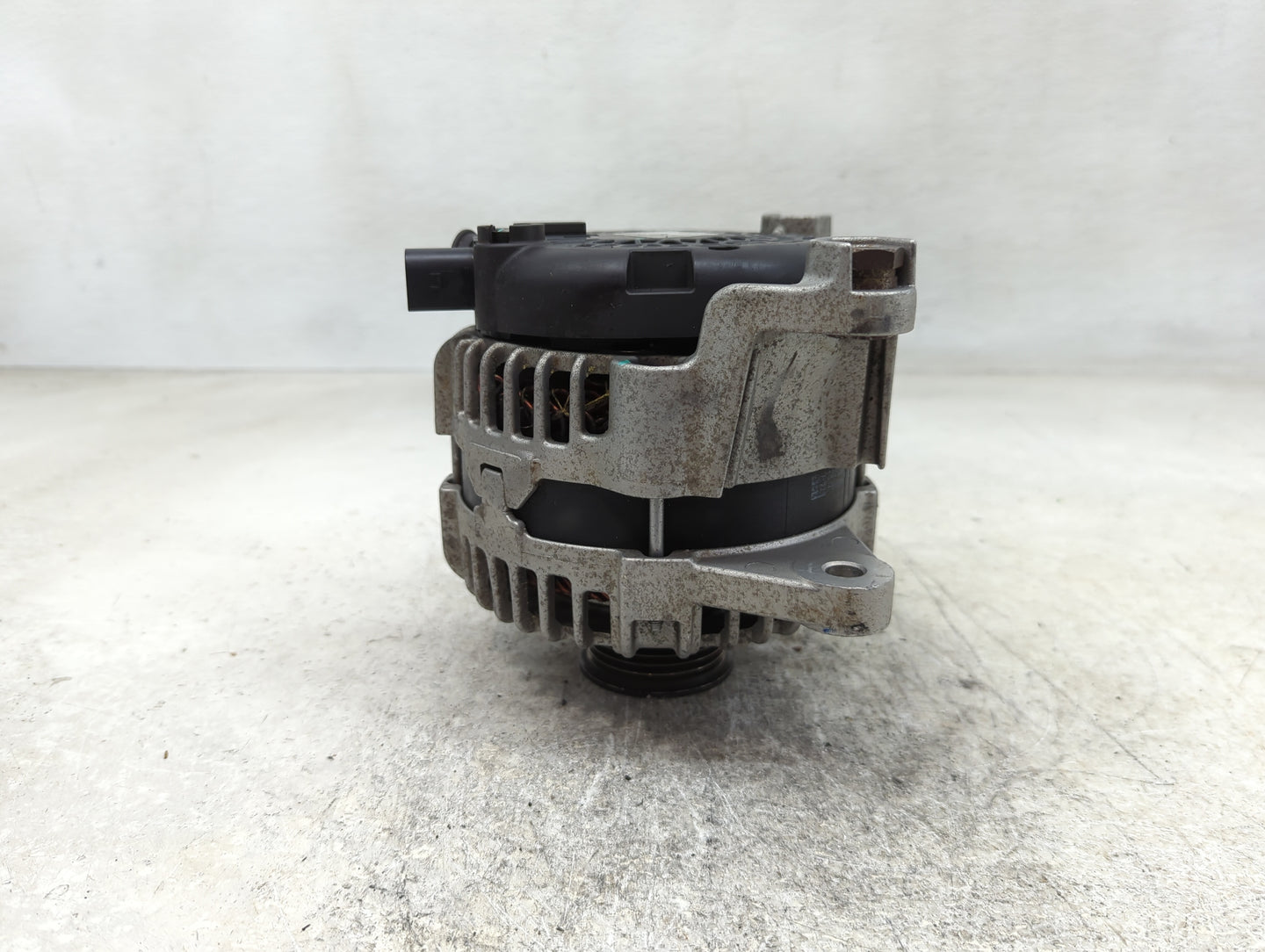 2023 Jeep Compass Alternator Replacement Generator Charging Assembly Engine OEM P/N:68427973AB Fits OEM Used Auto Parts - Oe