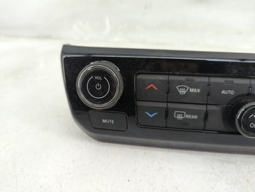 2023 Jeep Compass Climate Control Module Temperature AC/Heater Replacement P/N:68518284AC 17037023-05 Fits OEM Used Auto Parts