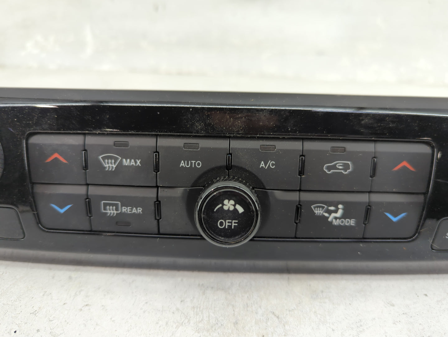 2023 Jeep Compass Climate Control Module Temperature AC/Heater Replacement P/N:68518284AC 17037023-05 Fits OEM Used Auto Par