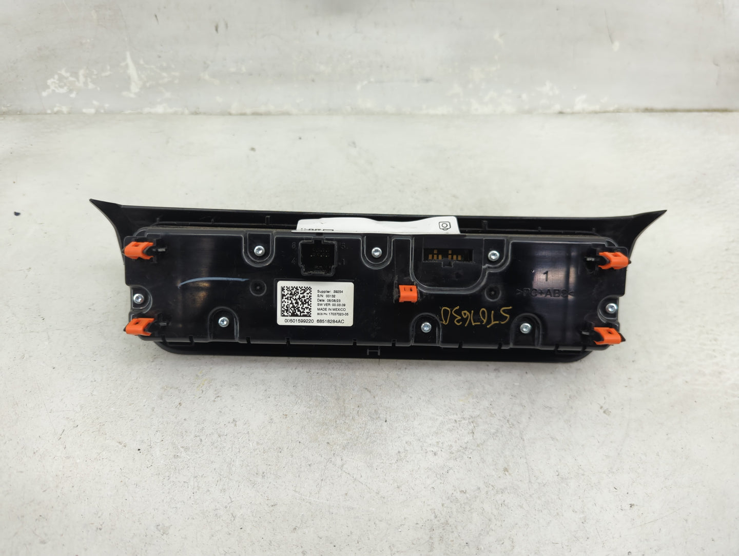 2023 Jeep Compass Climate Control Module Temperature AC/Heater Replacement P/N:68518284AC 17037023-05 Fits OEM Used Auto Par