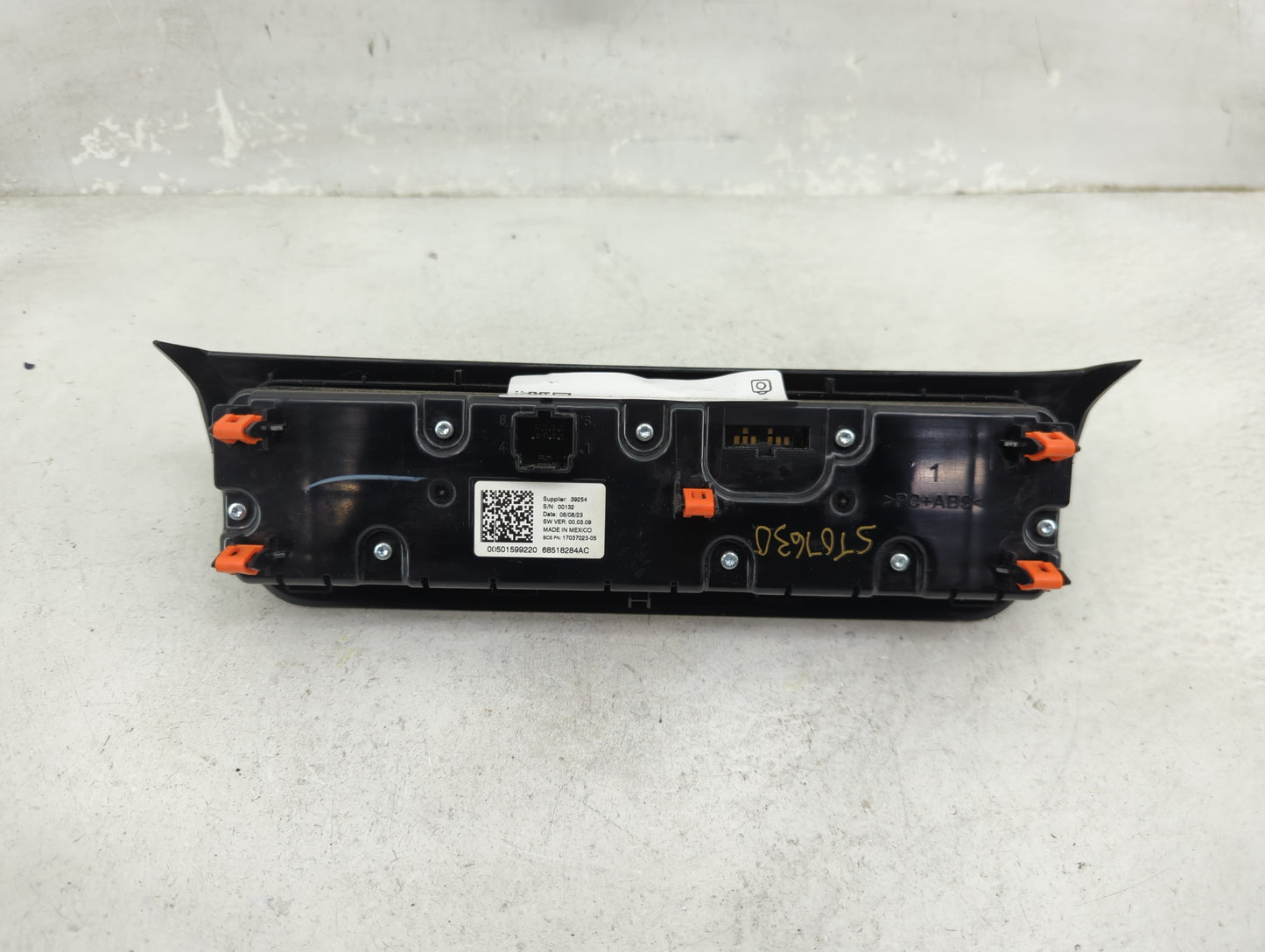 2023 Jeep Compass Climate Control Module Temperature AC/Heater Replacement P/N:68518284AC 17037023-05 Fits OEM Used Auto Par