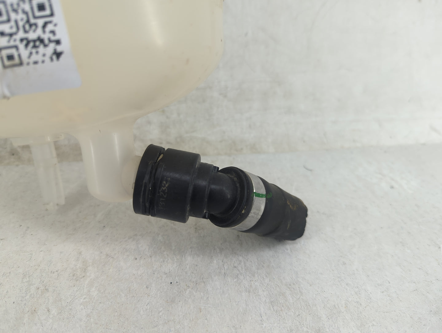 2023 Jeep Compass Radiator Coolant Overflow Expansion Tank Bottle - Oemusedautoparts1.com