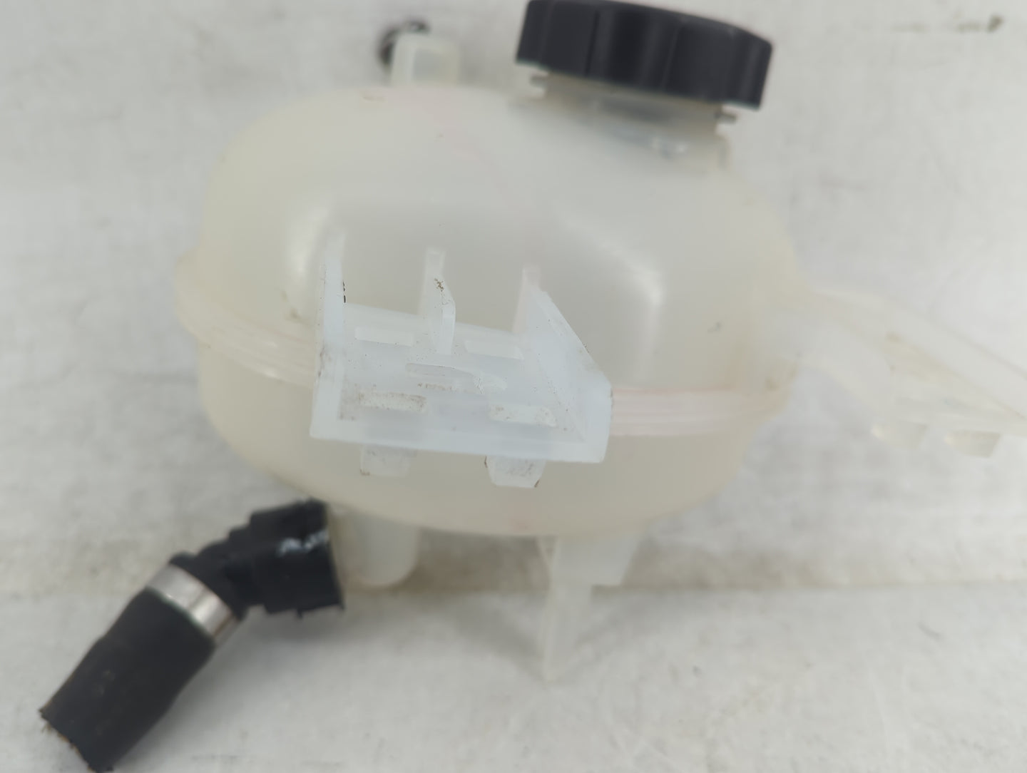 2023 Jeep Compass Radiator Coolant Overflow Expansion Tank Bottle - Oemusedautoparts1.com