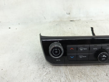 2023 Jeep Compass Climate Control Module Temperature AC/Heater Replacement P/N:68518284AC 17037023-05 Fits OEM Used Auto Parts