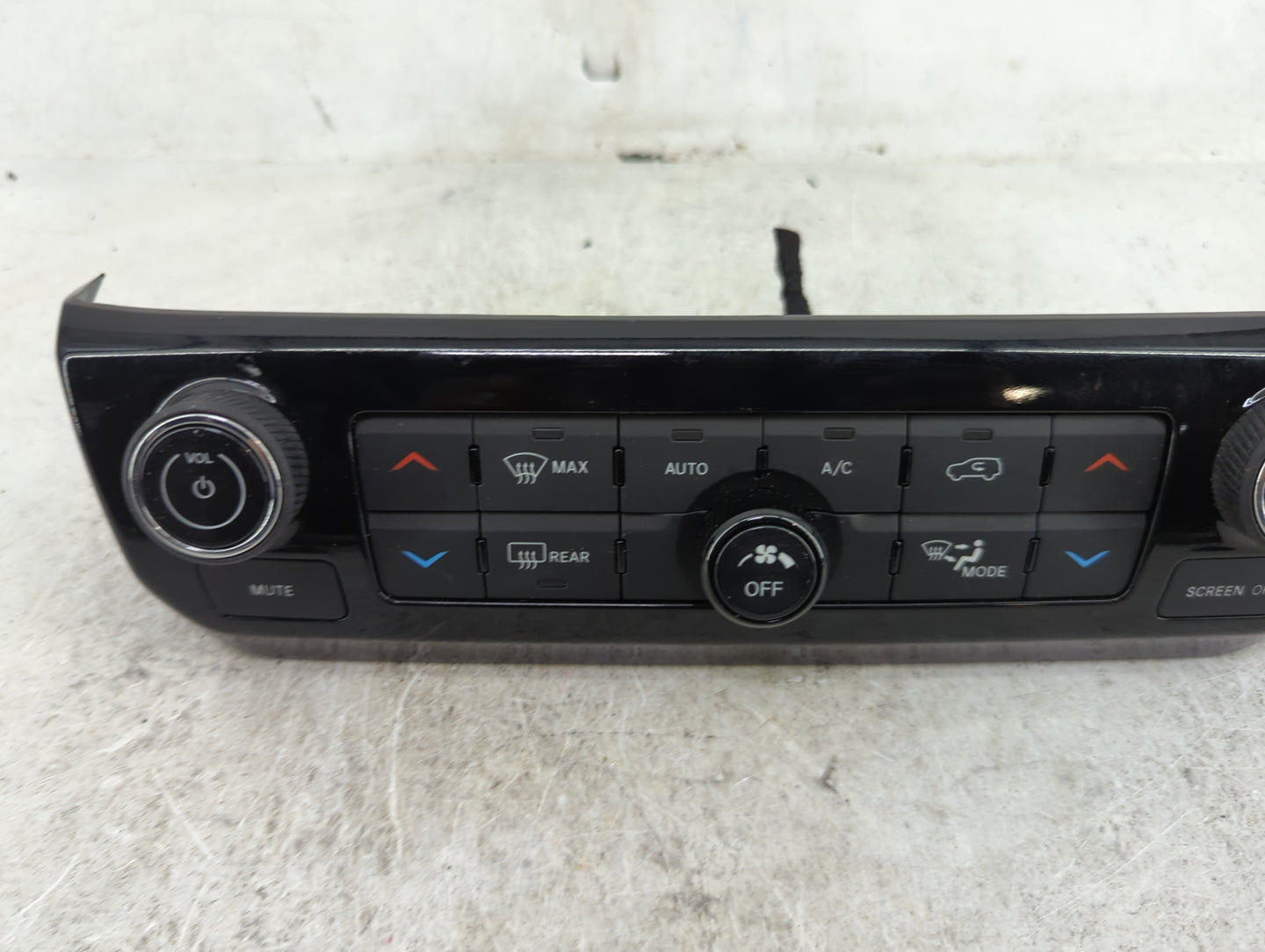 2023 Jeep Compass Climate Control Module Temperature AC/Heater Replacement P/N:68518284AC 17037023-05 Fits OEM Used Auto Par