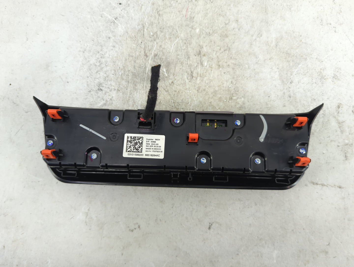 2023 Jeep Compass Climate Control Module Temperature AC/Heater Replacement P/N:68518284AC 17037023-05 Fits OEM Used Auto Par
