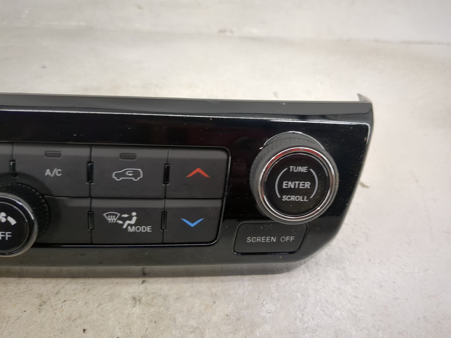2023 Jeep Compass Climate Control Module Temperature AC/Heater Replacement P/N:68518284AC 17037023-05 Fits OEM Used Auto Par