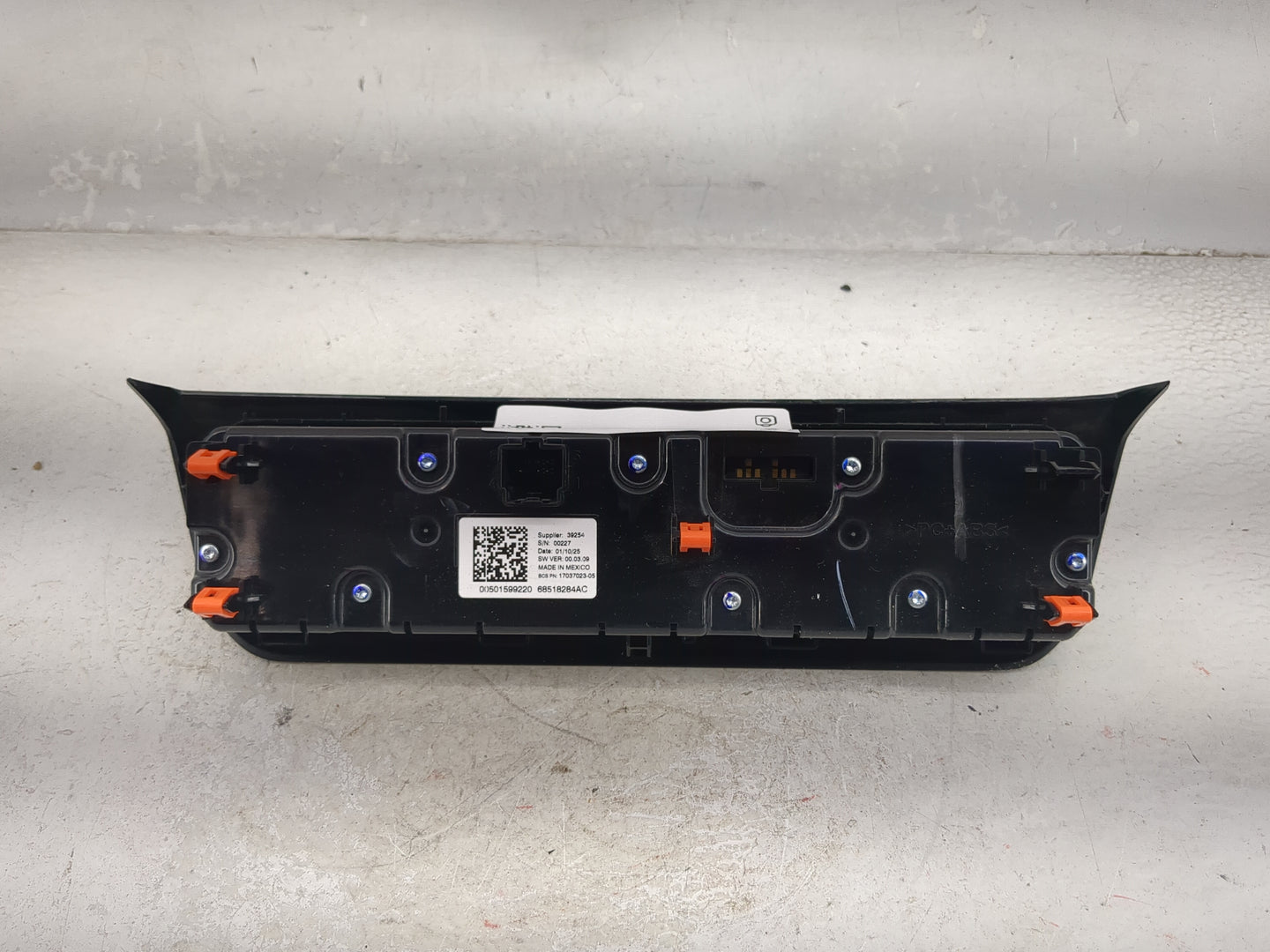 2023 Jeep Compass Climate Control Module Temperature AC/Heater Replacement P/N:68518284AC 17037023-05 Fits OEM Used Auto Par