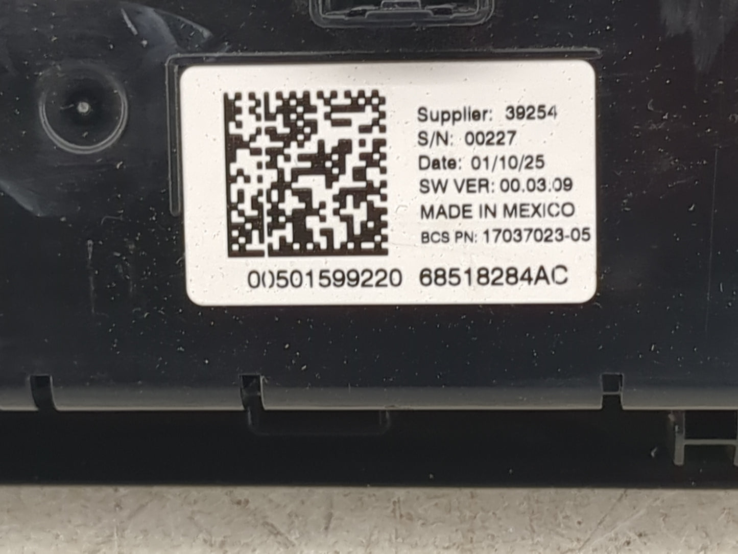 2023 Jeep Compass Climate Control Module Temperature AC/Heater Replacement P/N:68518284AC 17037023-05 Fits OEM Used Auto Par