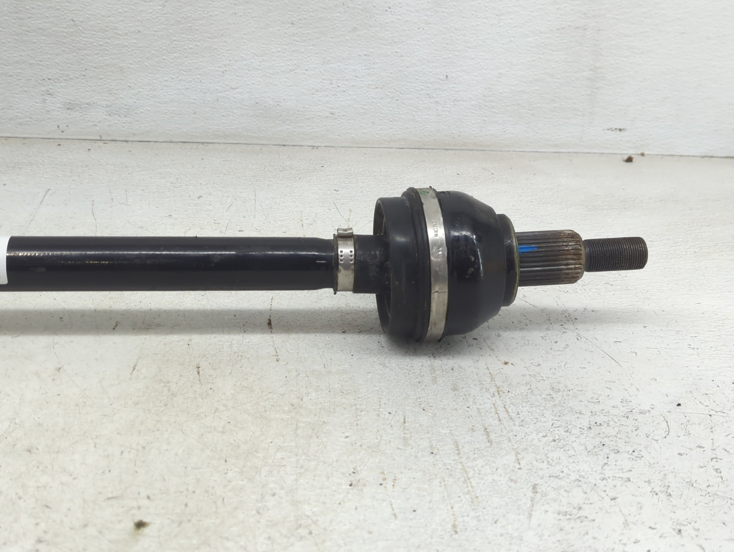 2021-2022 Jeep Grand Cherokee Axle Shaft Rear Driver Cv C/v - Oemusedautoparts1.com