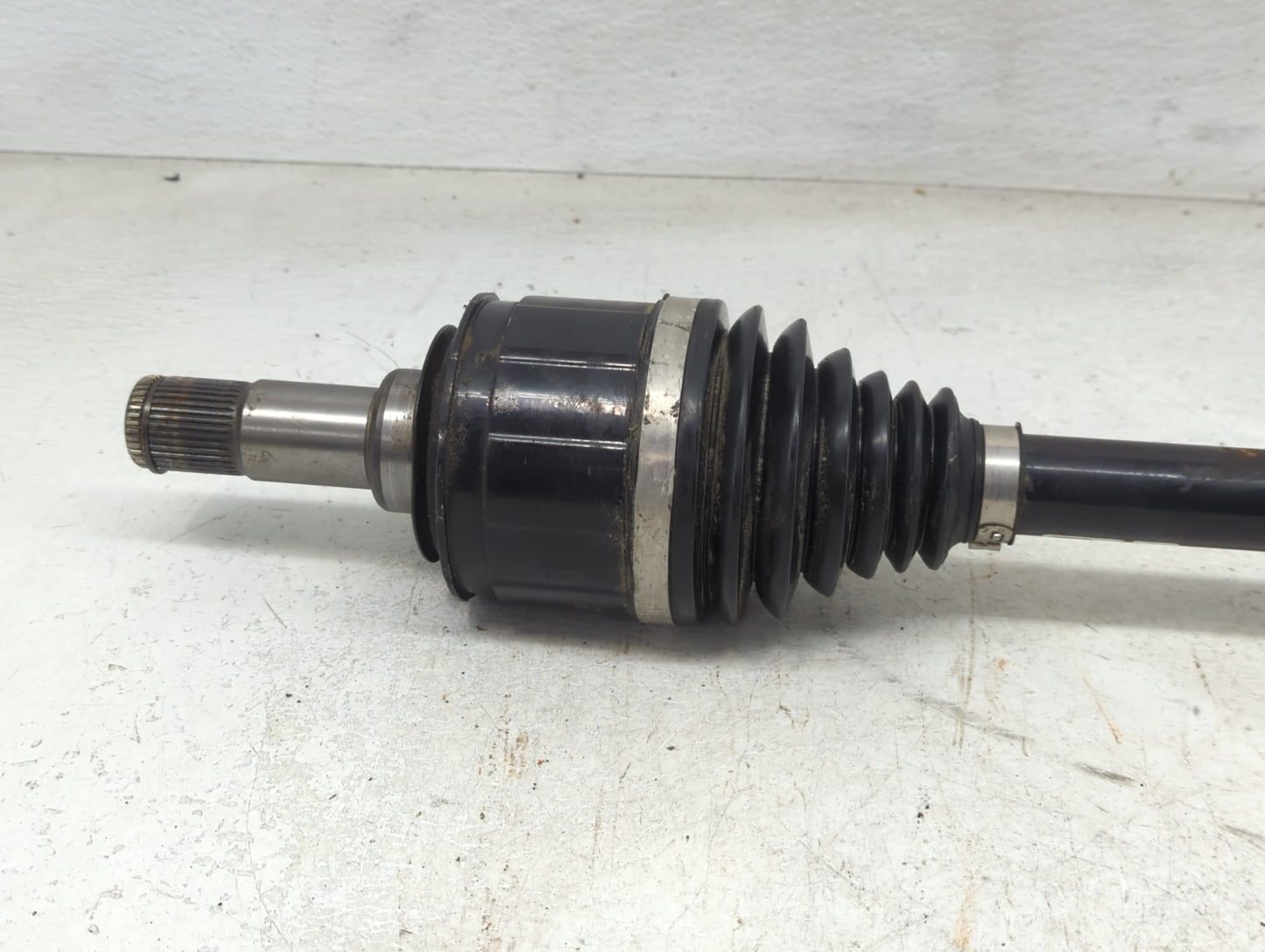 2021-2022 Jeep Grand Cherokee Axle Shaft Rear Driver Cv C/v - Oemusedautoparts1.com
