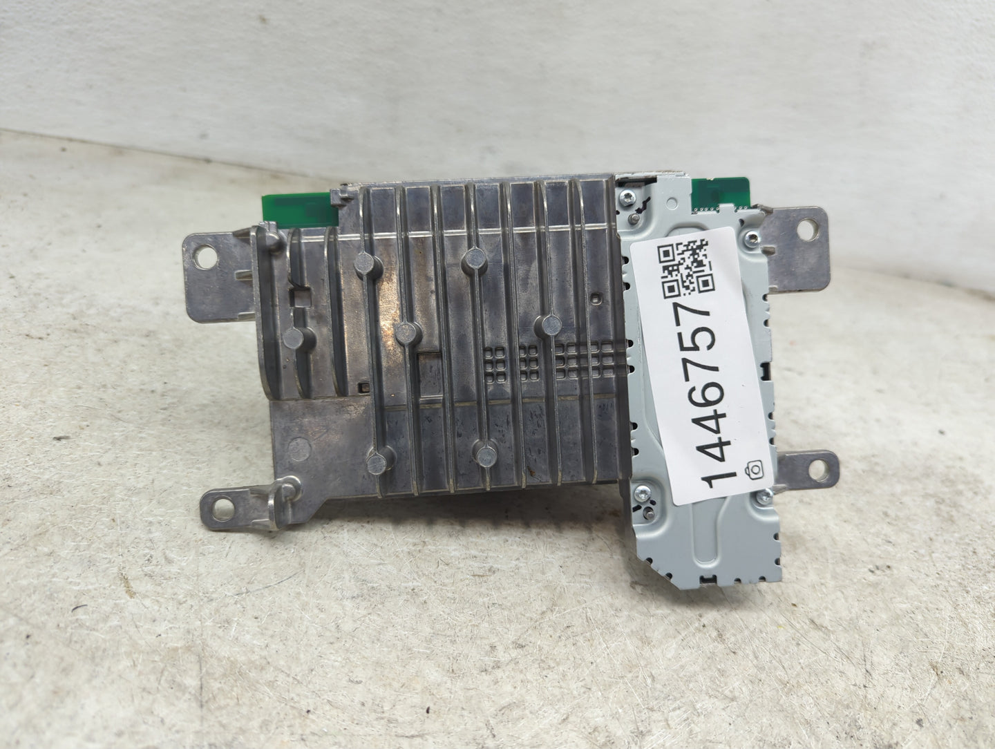 2022 Jeep Grand Cherokee Radio AM FM Cd Player Receiver Replacement P/N:P68827730AF T0012301273668, 2AHPN-BE2667 Fits OEM Us