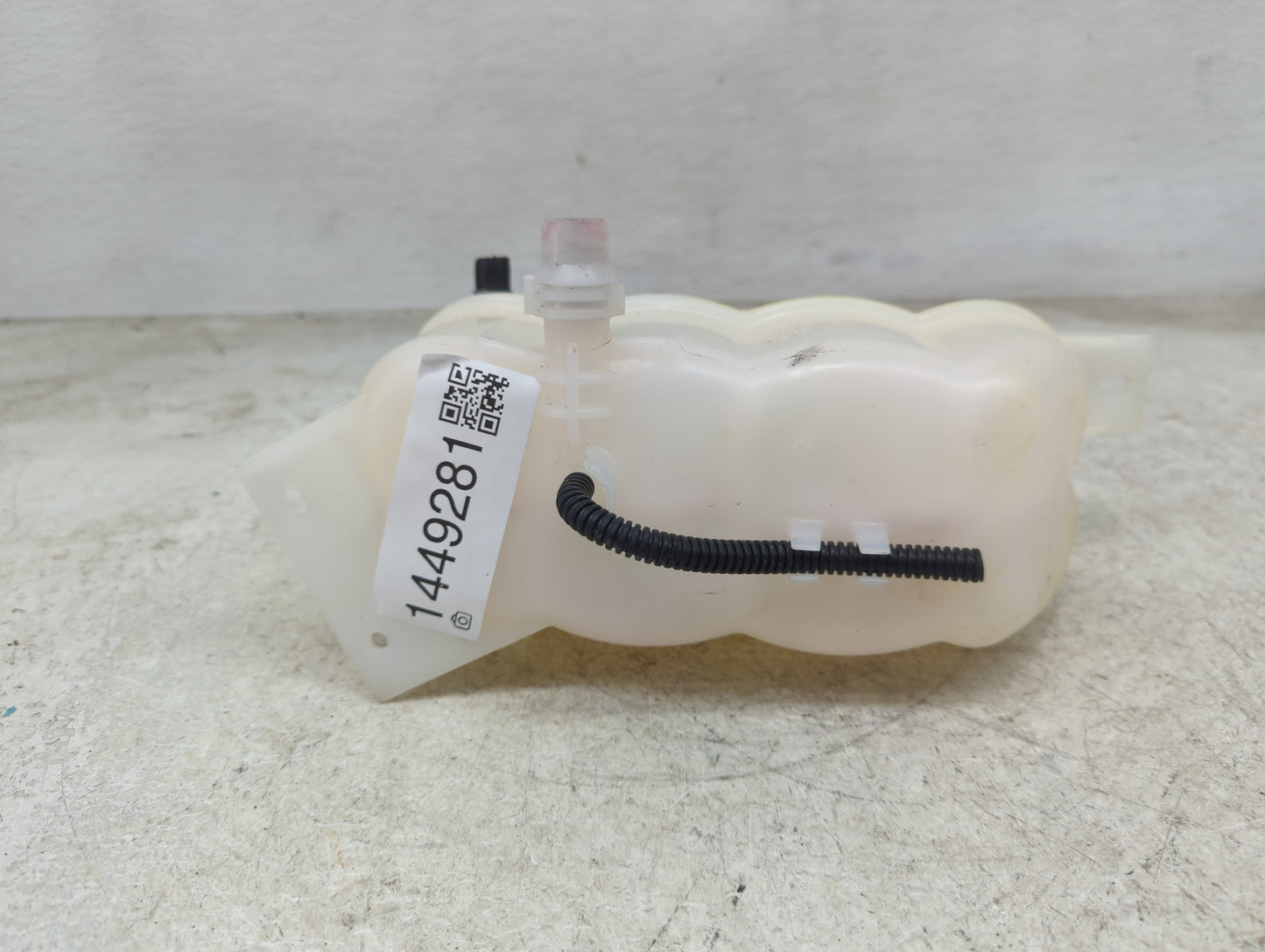 2021 Jeep Grand Cherokee Radiator Coolant Overflow Expansion Tank Bottle 1449281 - Oemusedautoparts1.com