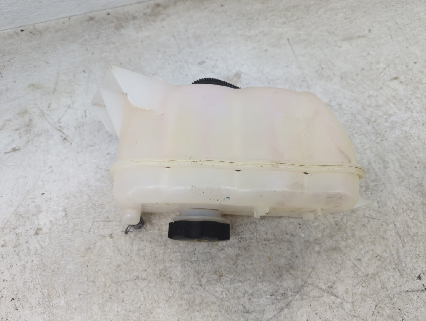 2021 Jeep Grand Cherokee Radiator Coolant Overflow Expansion Tank Bottle 1449281 - Oemusedautoparts1.com