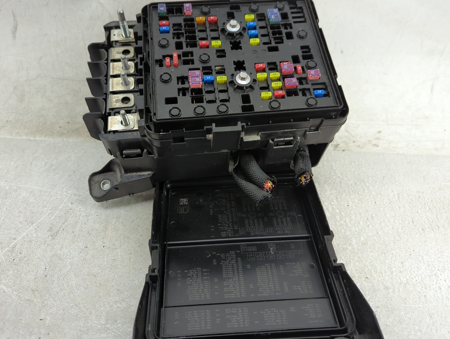 2023 Jeep Grand Cherokee Fusebox Fuse Box Panel Relay Module Fits OEM Used Auto Parts - Oemusedautoparts1.com