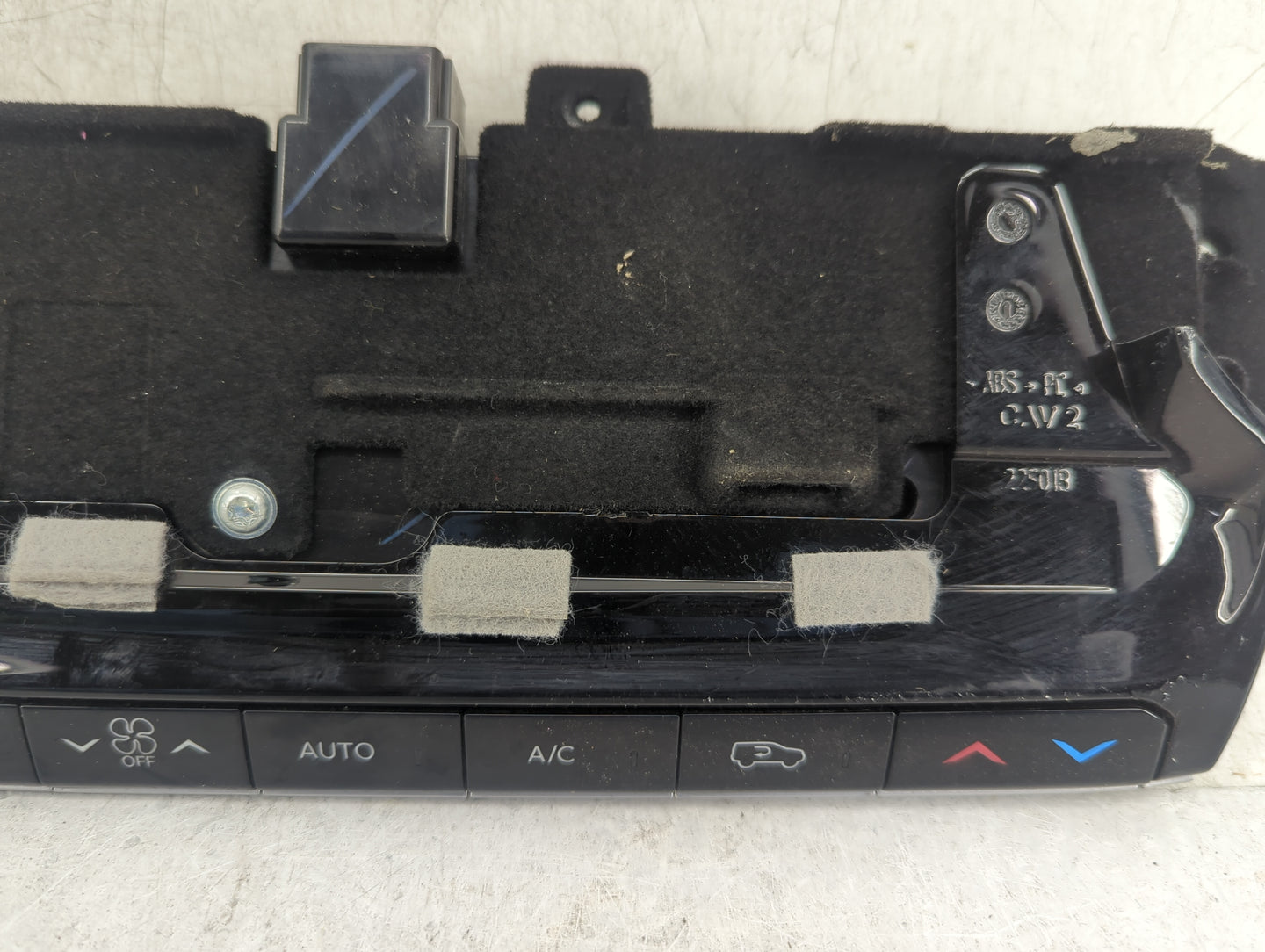 2022 Jeep Grand Wagoneer Climate Control Module Temperature AC/Heater Replacement P/N:P68423822AF Fits OEM Used Auto Parts -