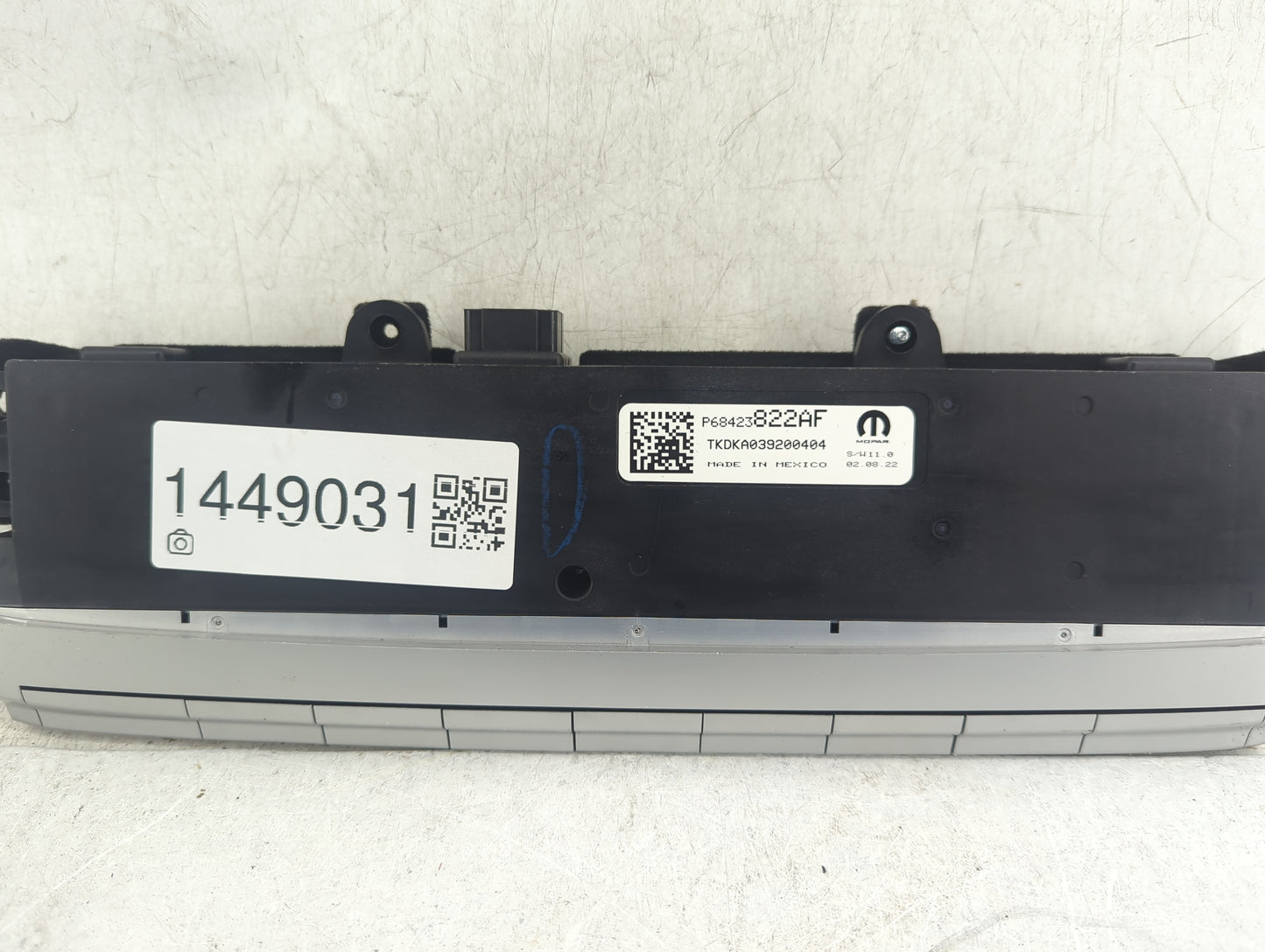 2022 Jeep Grand Wagoneer Climate Control Module Temperature AC/Heater Replacement P/N:P68423822AF Fits OEM Used Auto Parts -