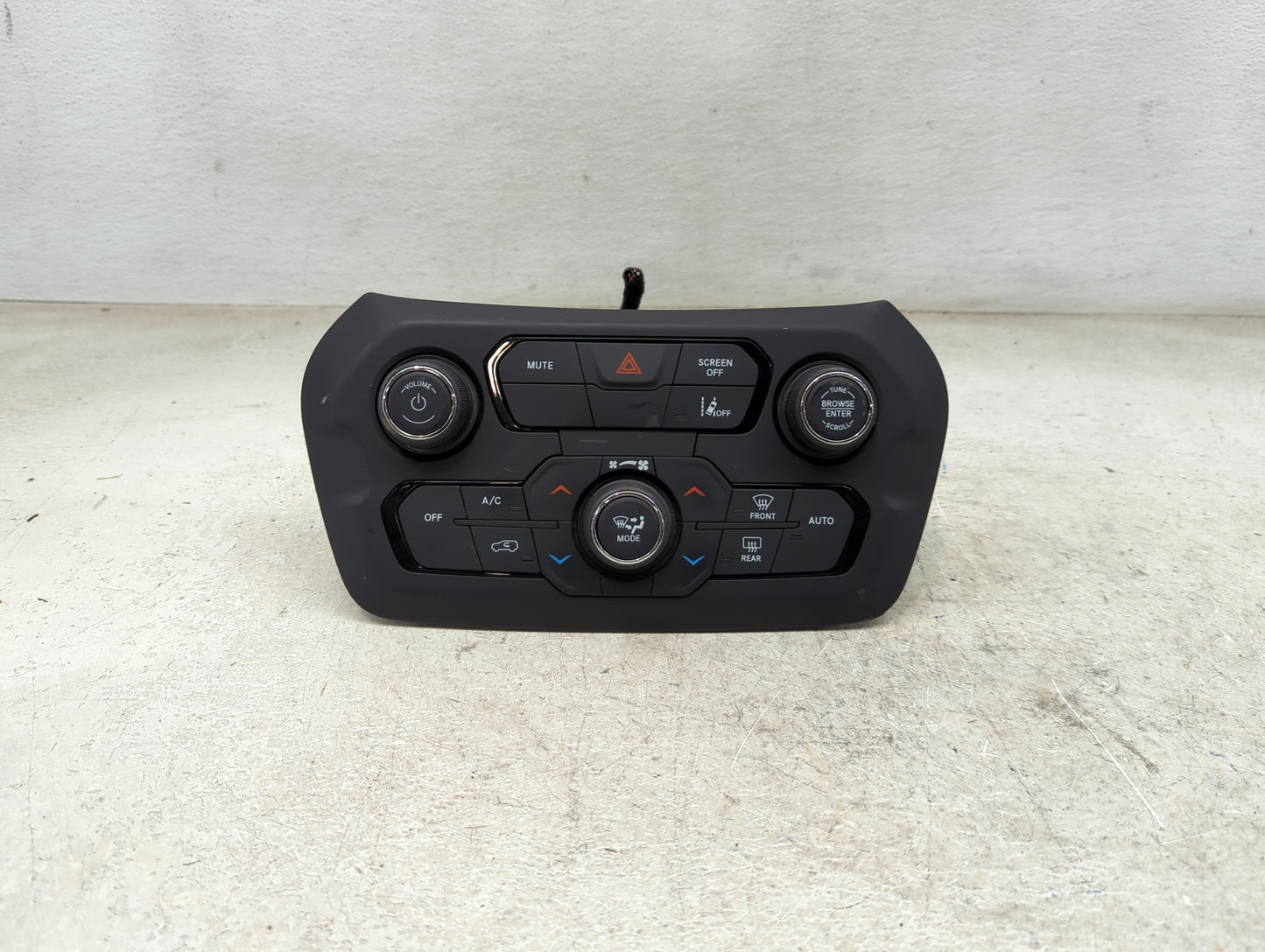 2023 Jeep Renegade Climate Control Module Temperature AC/Heater Replacement P/N:07357677860 440000489D Fits OEM Used Auto Pa