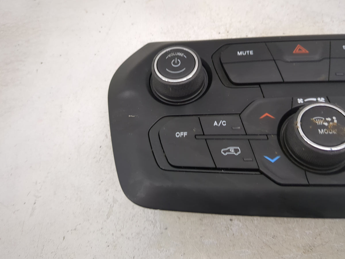 2023 Jeep Renegade Climate Control Module Temperature AC/Heater Replacement P/N:07357677860 440000489D, 91563 Fits OEM Used 