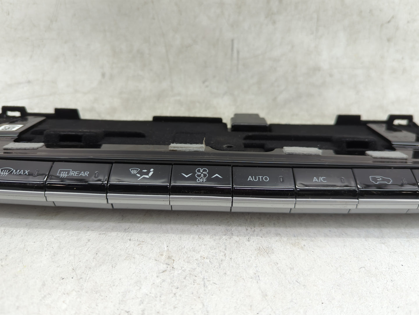 2023 Jeep Wagoneer Climate Control Module Temperature AC/Heater Replacement P/N:P68423822AG Fits OEM Used Auto Parts - Oemus