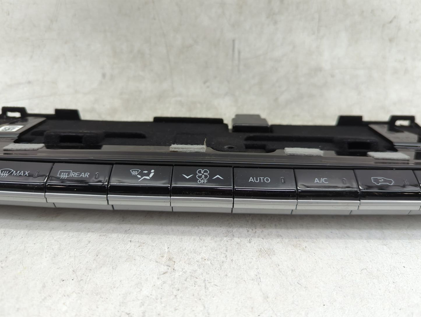 2023 Jeep Wagoneer Climate Control Module Temperature AC/Heater Replacement P/N:P68423822AG Fits OEM Used Auto Parts - Oemus