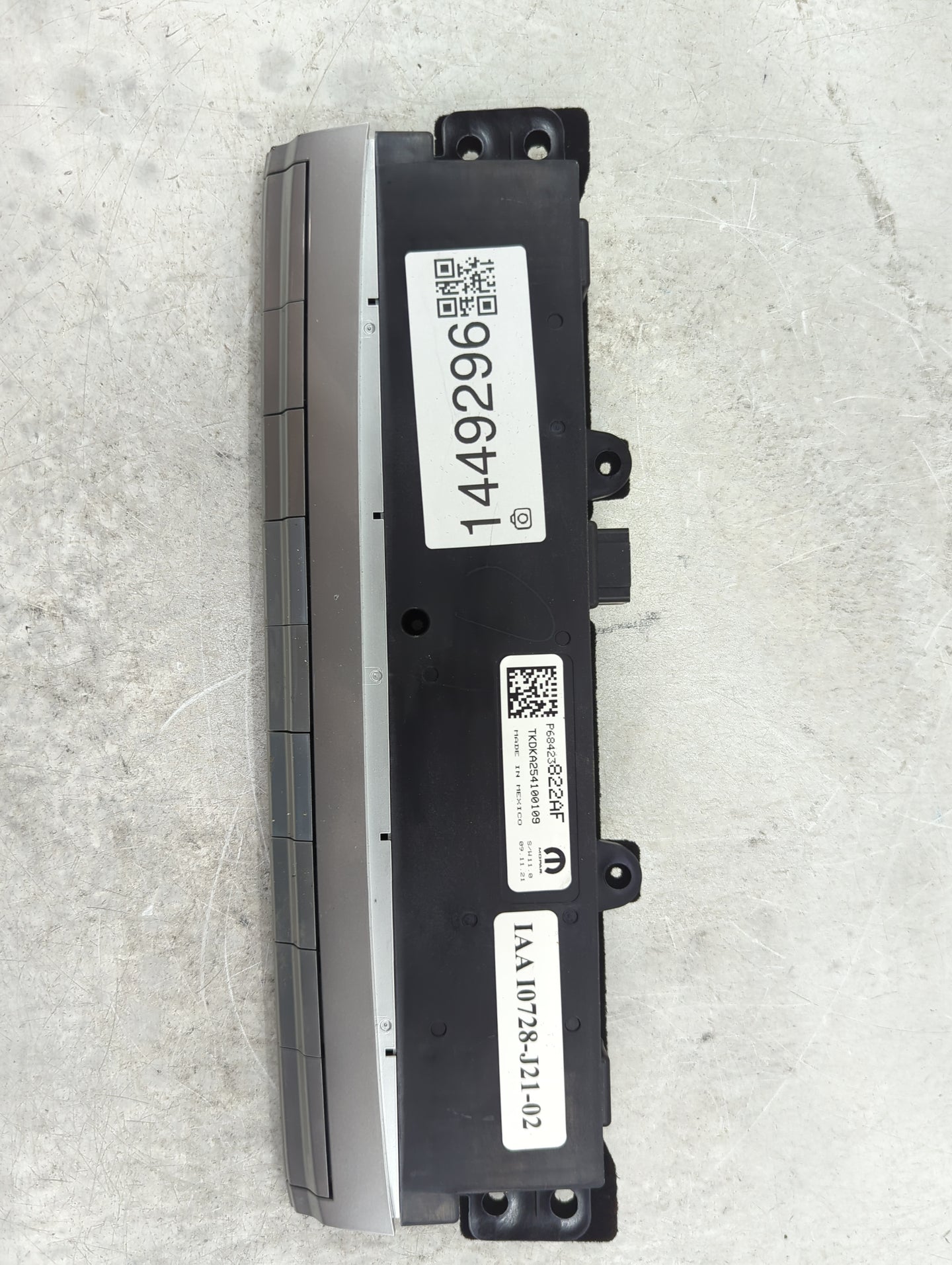 2023 Jeep Wagoneer Climate Control Module Temperature AC/Heater Replacement P/N:P68423822AF TKDKA254100109 Fits OEM Used Aut