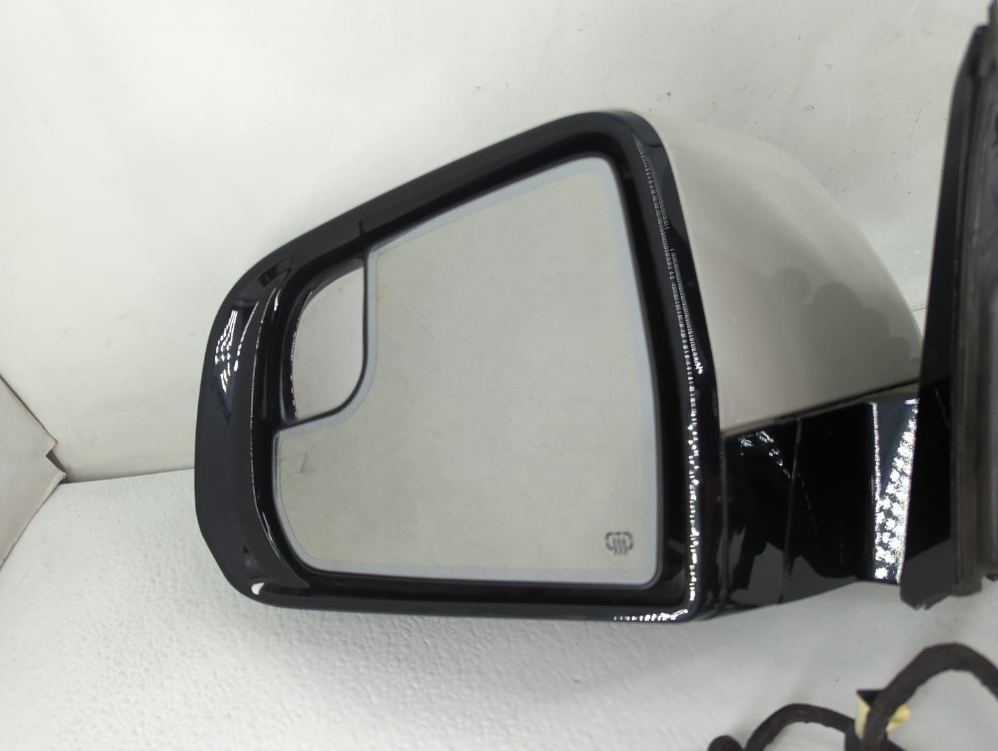 2022 Jeep Wrangler Driver Side View Mirror - Left Door Mirror OEM Used - Oemusedautoparts1.com