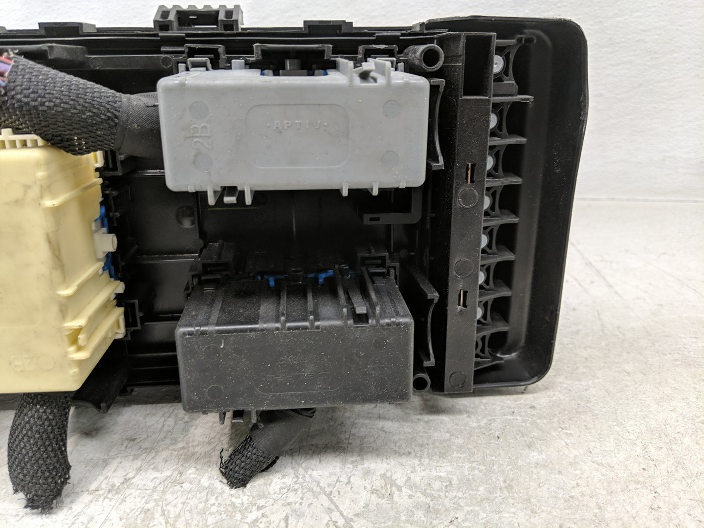 2023 Jeep Wrangler Fusebox Fuse Box Panel Relay Module P/N:68520856AA Fits OEM Used Auto Parts - Oemusedautoparts1.com