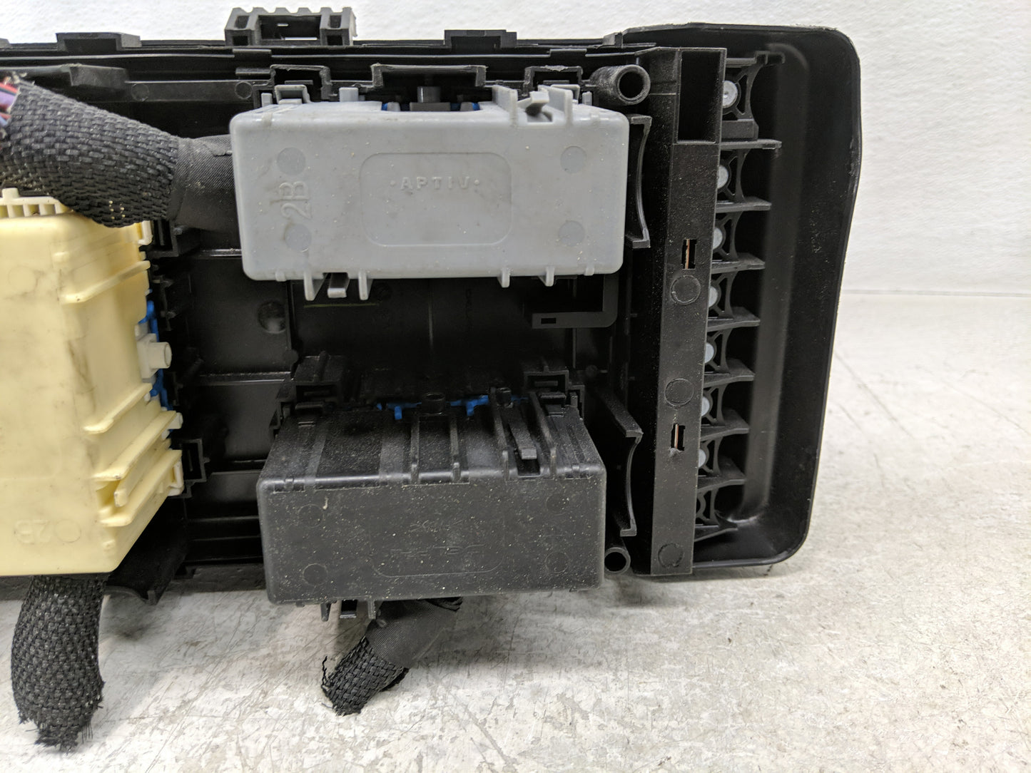 2023 Jeep Wrangler Fusebox Fuse Box Panel Relay Module P/N:68520856AA Fits OEM Used Auto Parts - Oemusedautoparts1.com