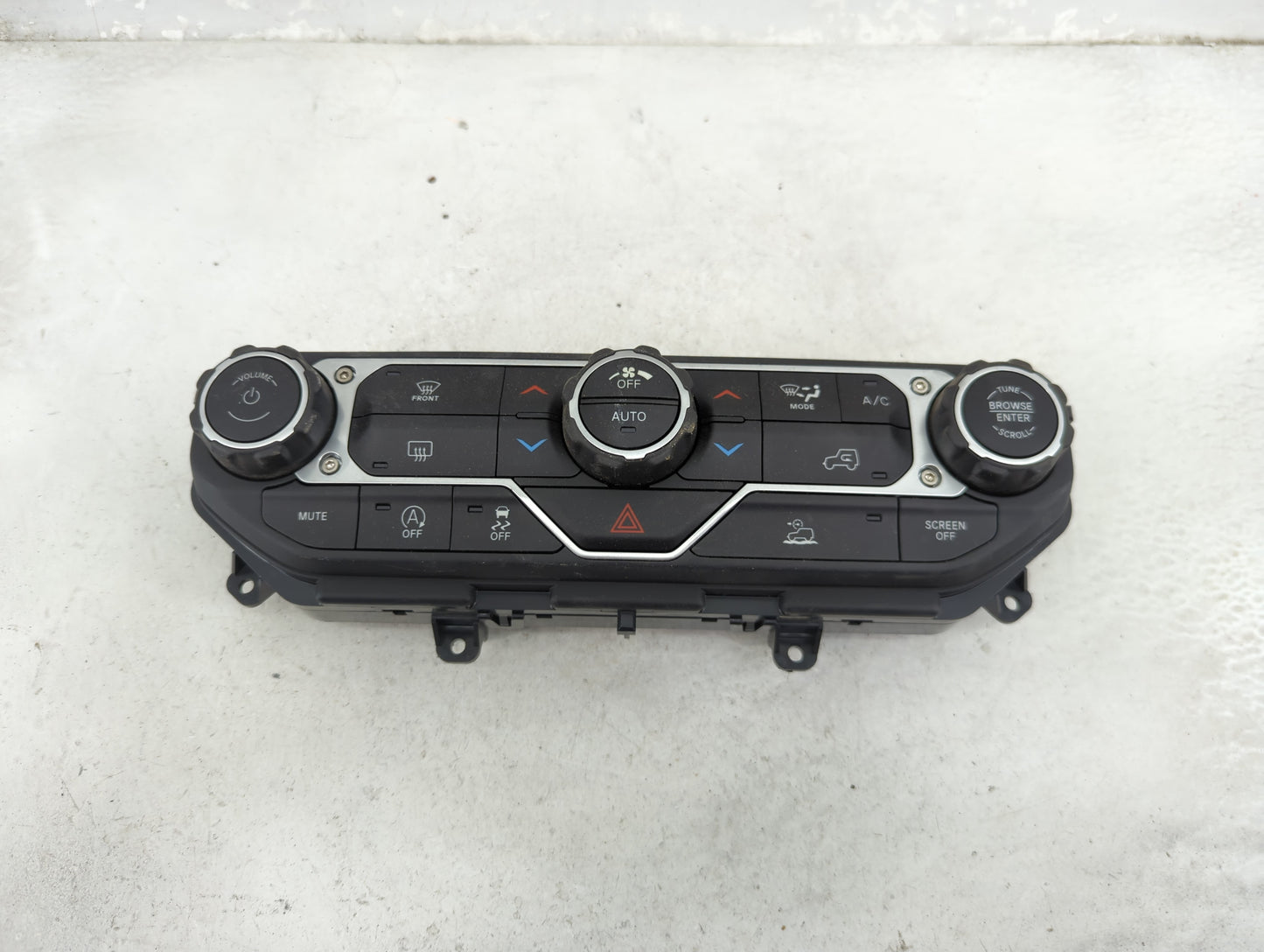2023 Jeep Wrangler Climate Control Module Temperature AC/Heater Replacement P/N:P7BU55DX9AB Fits OEM Used Auto Parts - Oemus