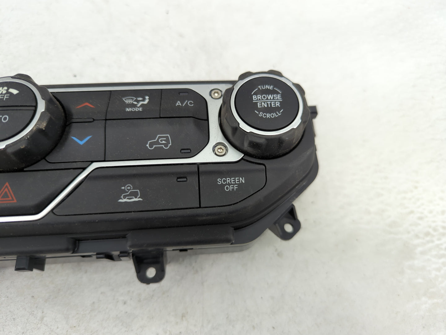 2023 Jeep Wrangler Climate Control Module Temperature AC/Heater Replacement P/N:P7BU55DX9AB Fits OEM Used Auto Parts - Oemus
