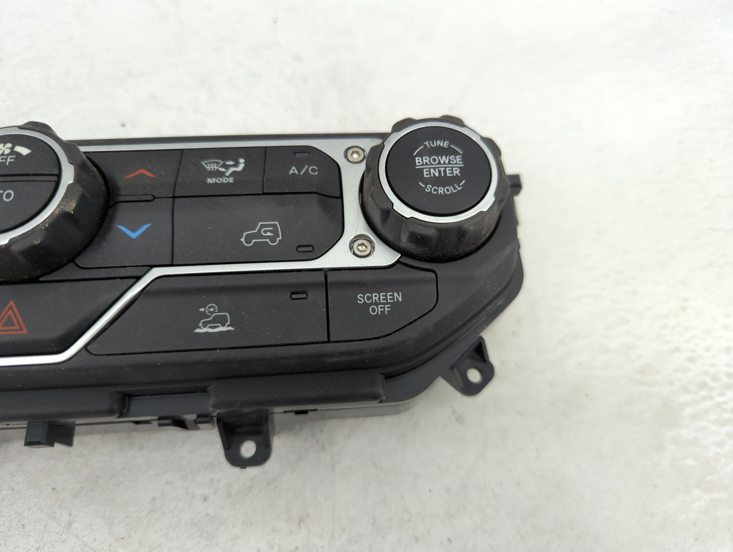 2023 Jeep Wrangler Climate Control Module Temperature AC/Heater Replacement P/N:P7BU55DX9AB Fits OEM Used Auto Parts - Oemus