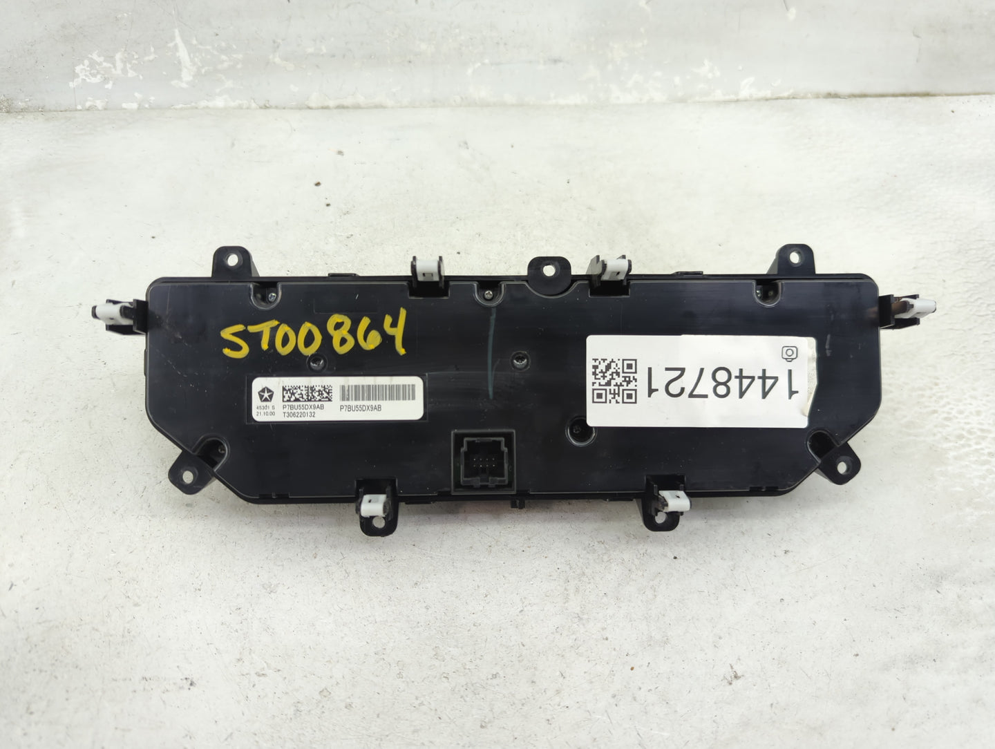 2023 Jeep Wrangler Climate Control Module Temperature AC/Heater Replacement P/N:P7BU55DX9AB Fits OEM Used Auto Parts - Oemus