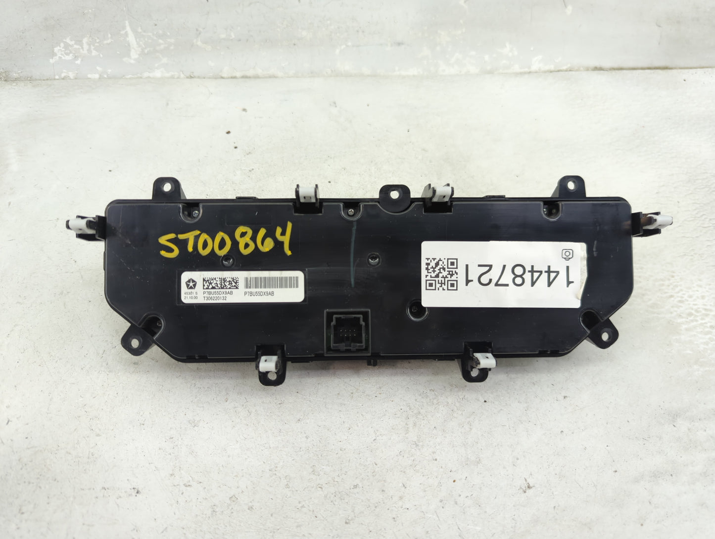 2023 Jeep Wrangler Climate Control Module Temperature AC/Heater Replacement P/N:P7BU55DX9AB Fits OEM Used Auto Parts - Oemus