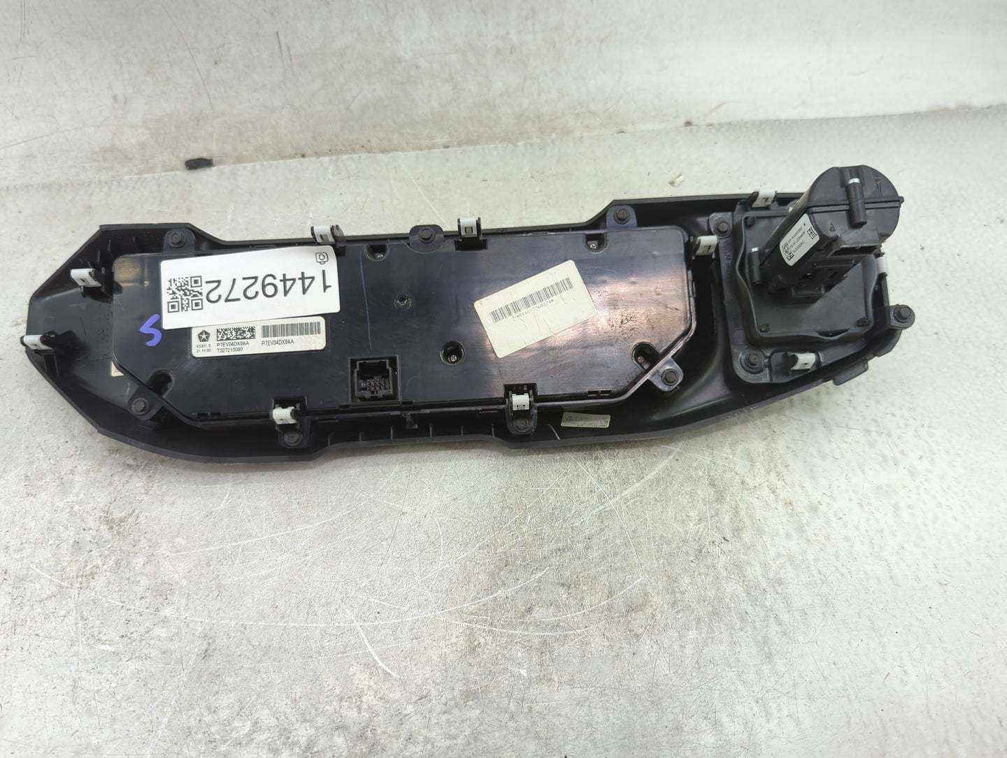 2021-2022 Jeep Wrangler Climate Control Module Temperature AC/Heater Replacement Fits Fits 2021 2022 OEM Used Auto Parts - O