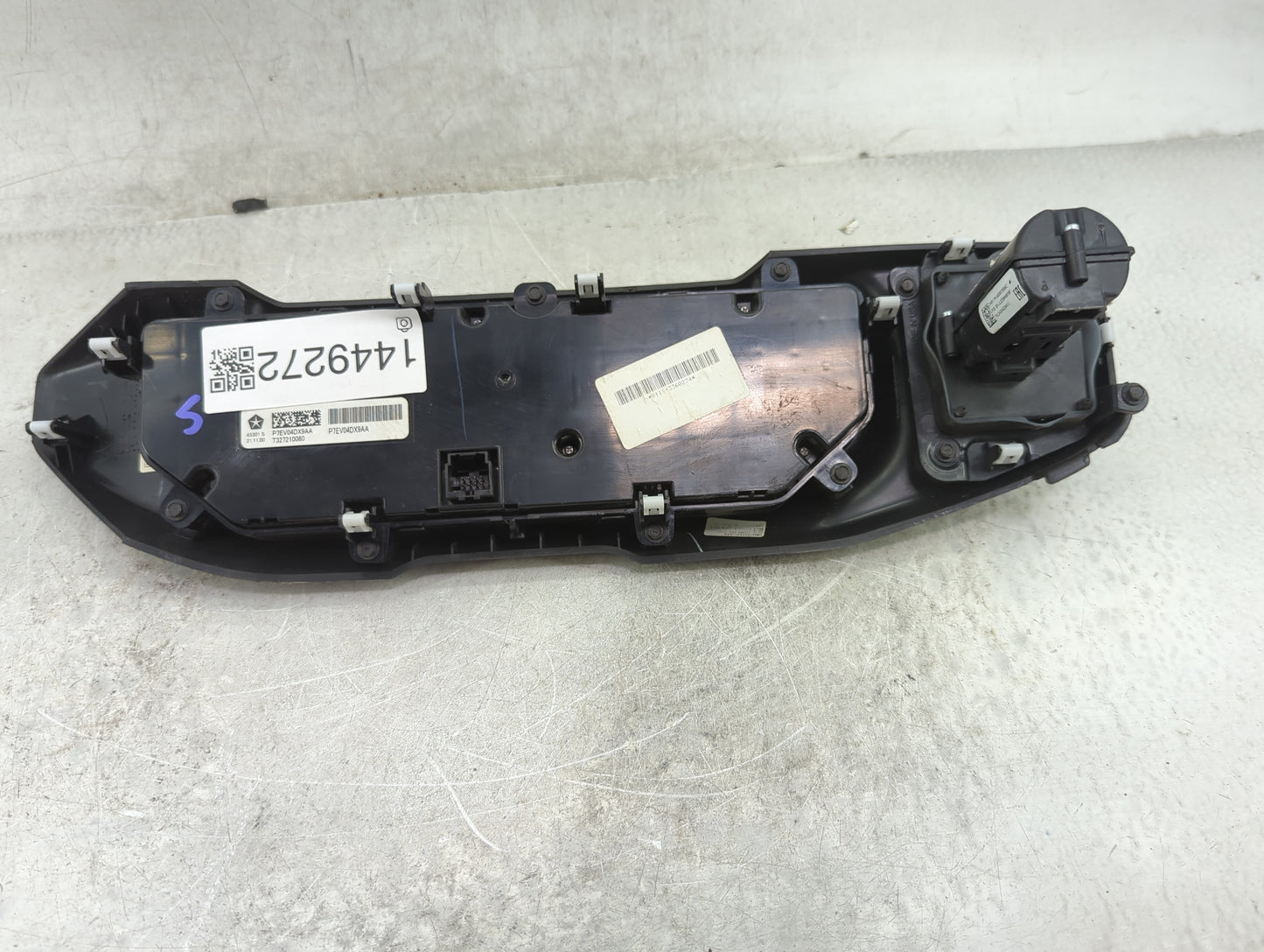 2021-2022 Jeep Wrangler Climate Control Module Temperature AC/Heater Replacement Fits Fits 2021 2022 OEM Used Auto Parts - O