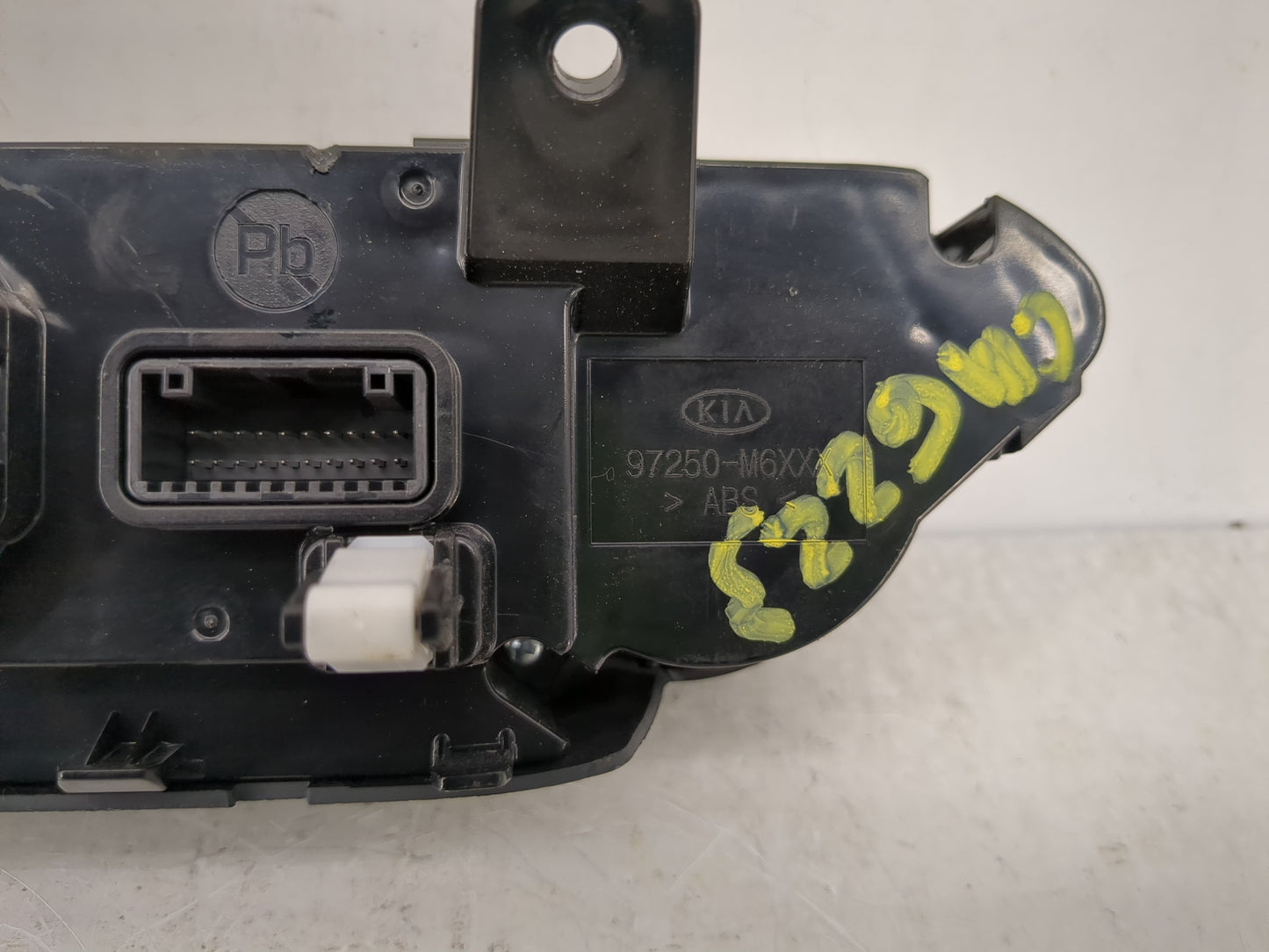 2022 Kia Forte Climate Control Module Temperature AC/Heater Replacement P/N:97250-M6XXX Fits OEM Used Auto Parts - Oemusedau
