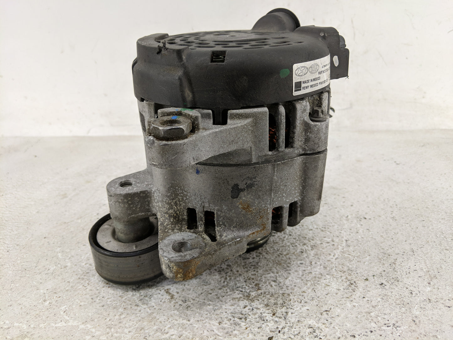 2017-2022 Kia Forte Alternator Replacement Generator Charging Assembly Engine OEM P/N:61001473 37300-2E721 Fits OEM Used Aut