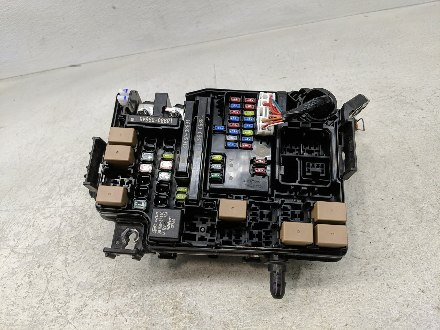 2022 Kia Forte Fusebox Fuse Box Panel Relay Module P/N:91435 M7220 Fits OEM Used Auto Parts - Oemusedautoparts1.com