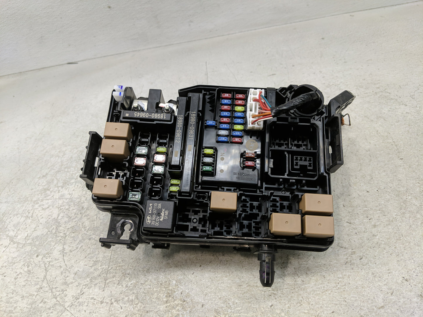2022 Kia Forte Fusebox Fuse Box Panel Relay Module P/N:91435 M7220 Fits OEM Used Auto Parts - Oemusedautoparts1.com