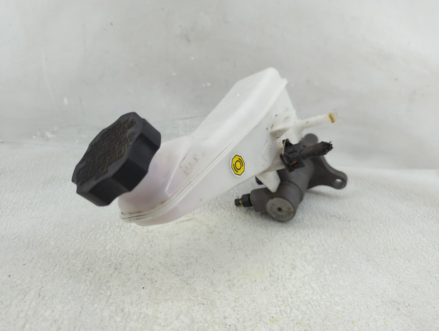 2019-2022 Kia Forte Brake Master Cylinder - Oemusedautoparts1.com