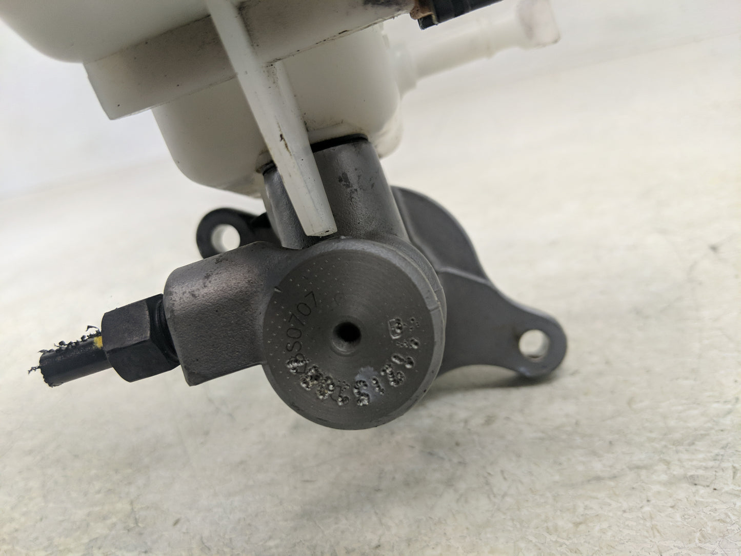 2019-2022 Kia Forte Brake Master Cylinder - Oemusedautoparts1.com
