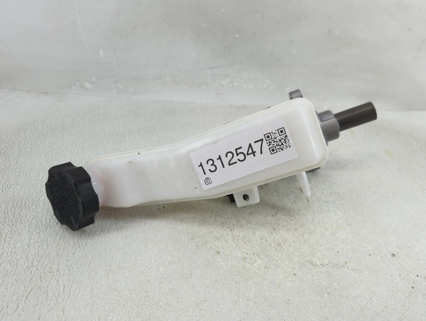 2019-2022 Kia Forte Brake Master Cylinder - Oemusedautoparts1.com