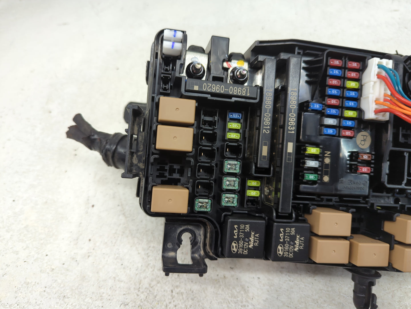 2022 Kia Forte Fusebox Fuse Box Panel Relay Module P/N:91956-M7520 Fits OEM Used Auto Parts - Oemusedautoparts1.com