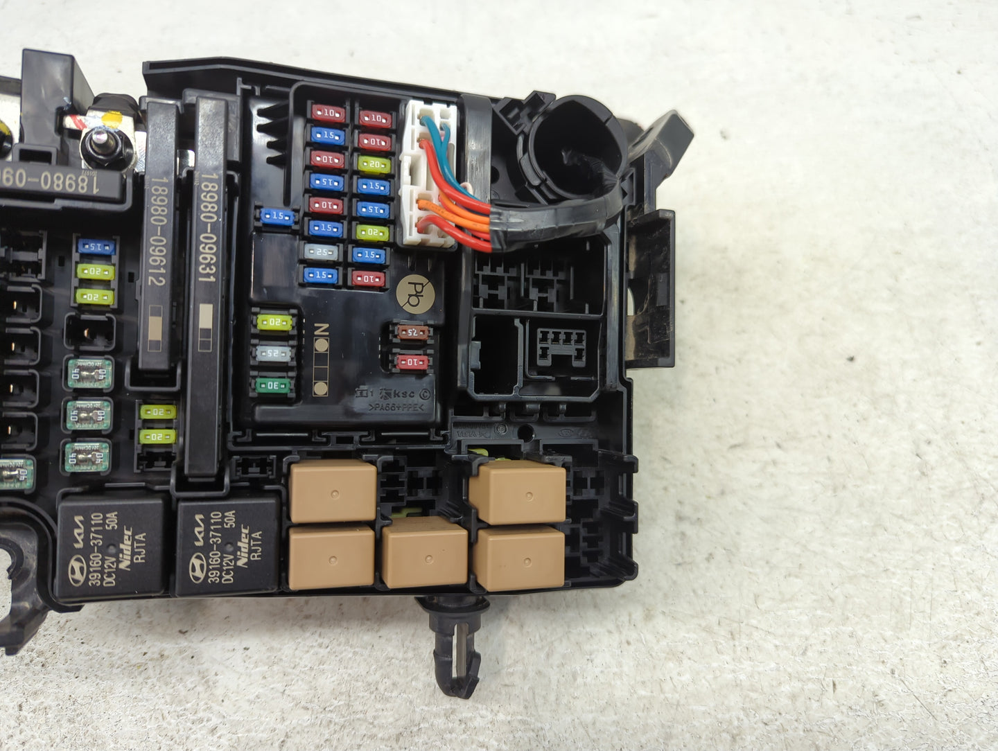 2022 Kia Forte Fusebox Fuse Box Panel Relay Module P/N:91956-M7520 Fits OEM Used Auto Parts - Oemusedautoparts1.com