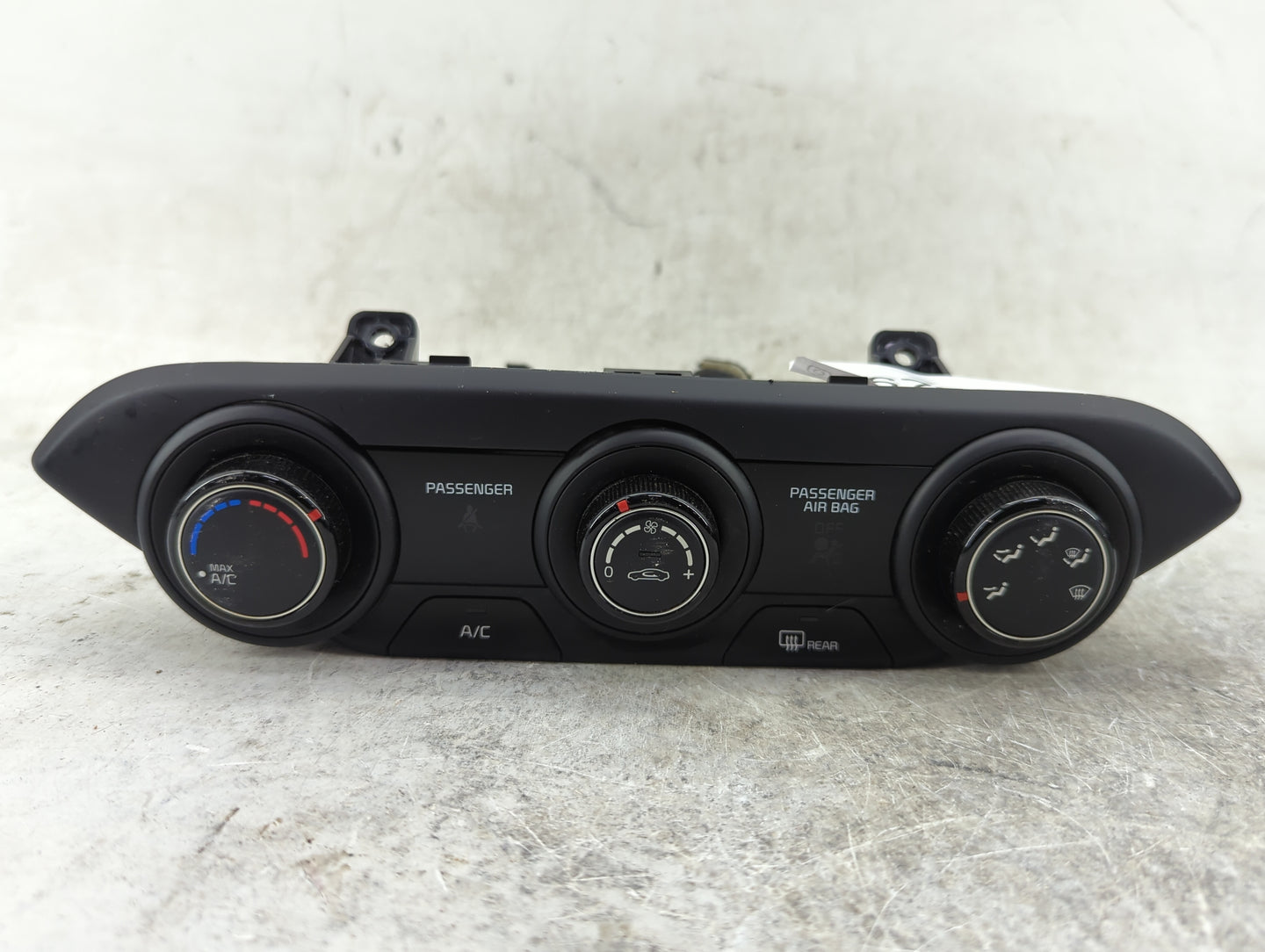 2022 Kia Forte Climate Control Module Temperature AC/Heater Replacement P/N:97250-M6AM0WK Fits OEM Used Auto Parts - Oemused
