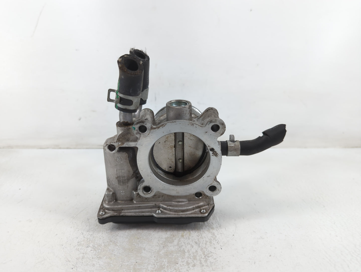 2017-2022 Kia Forte Throttle Body P/N:35100-2B340 Fits Fits 2015 2016 2017 2018 2019 2020 2021 2022 OEM Used Auto Parts - Oe